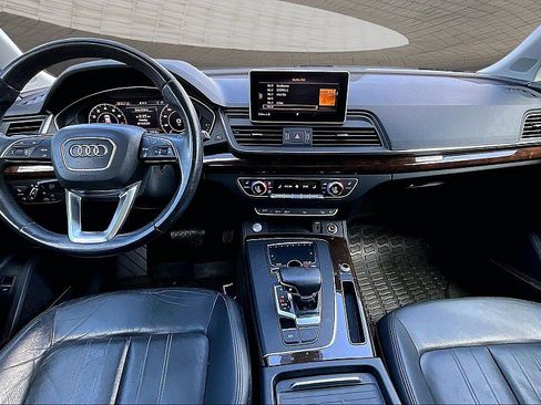 Used 2019 Audi Q5 2.0T Premium Plus w/ Premium Plus Package AWD/4WD image 12