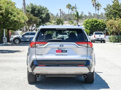 Used 2022 Toyota RAV4 SE AWD/4WD image 8