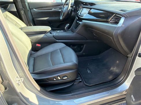 Used 2024 Cadillac XT6 Sport image 13