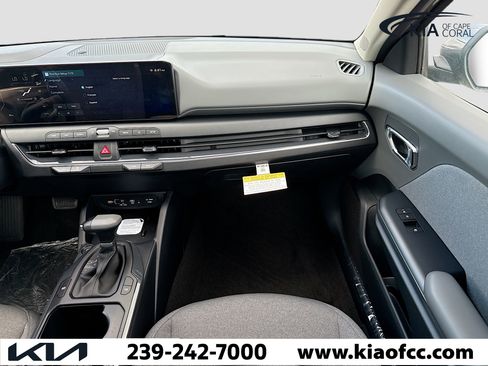 New 2025 Kia K4 EX image 17