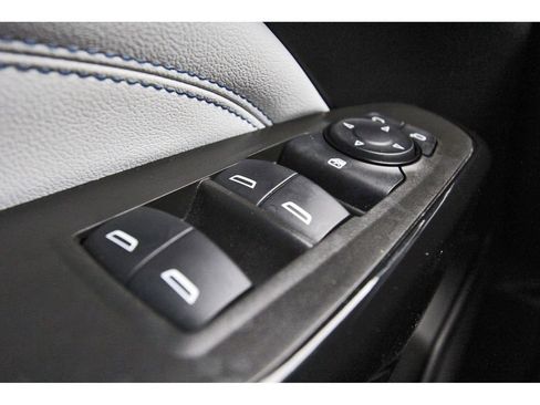 Used 2025 Chevrolet Trax LT w/ Driver Confidence Package image 19