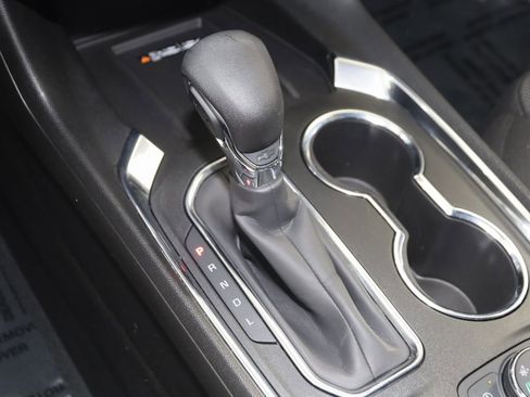 Used 2023 Chevrolet Traverse LT image 7