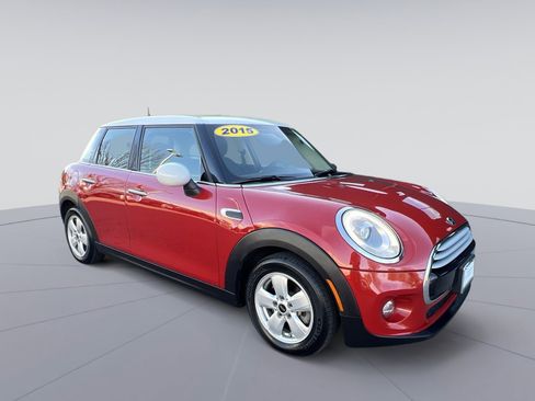 Used 2015 MINI Cooper 4-Door Hardtop image 7