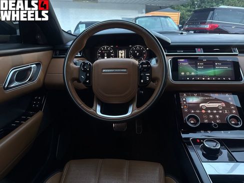 Used 2018 Land Rover Range Rover Velar R-Dynamic HSE AWD/4WD image 13