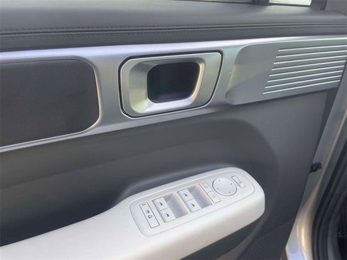 Used 2025 Hyundai Santa Fe SE image 17