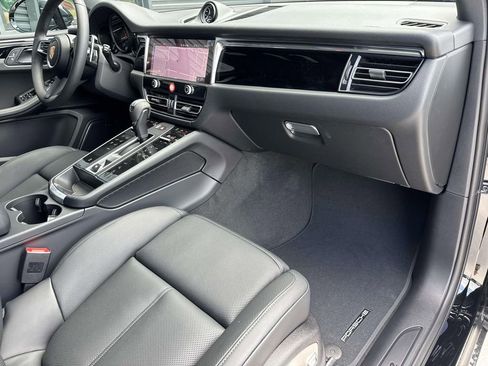 New 2026 Porsche Macan AWD/4WD image 18