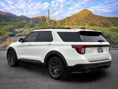 Used 2025 Ford Explorer ST w/ Sun And Sound Package AWD/4WD image 8