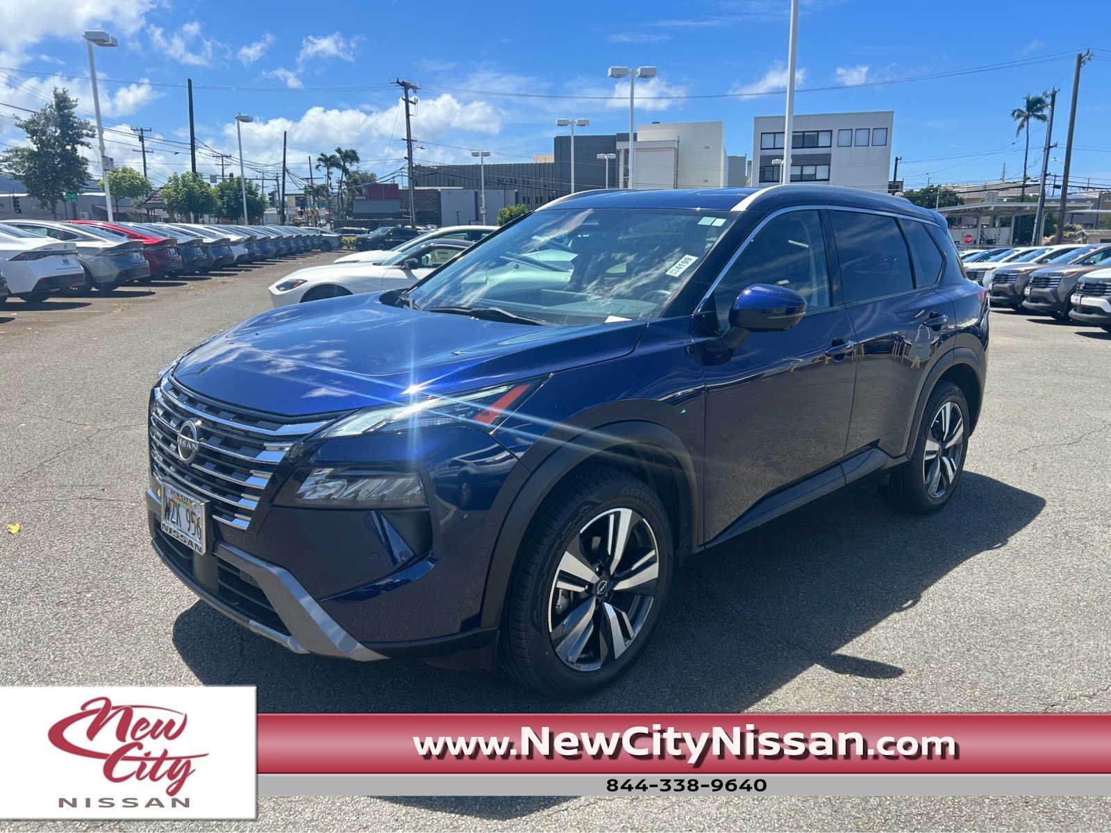 Used 2024 Nissan Rogue SL FWD image 1