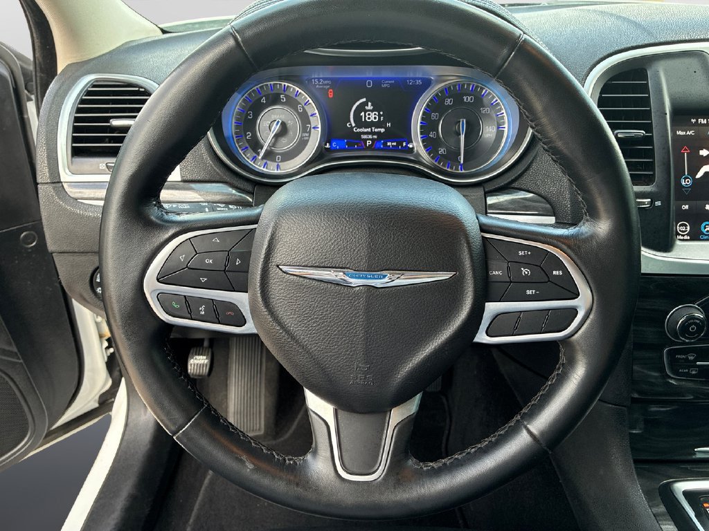 Used 2022 Chrysler 300 Touring L AWD/4WD image 12
