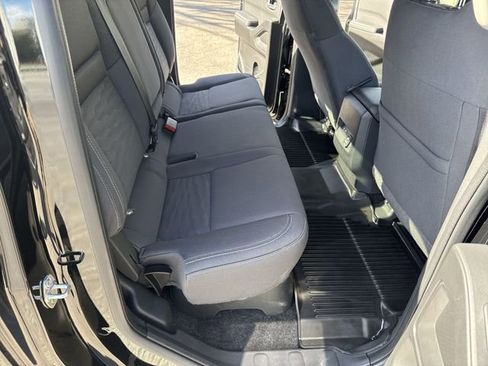 Used 2023 Nissan Frontier SV w/ SV Convenience Package image 11