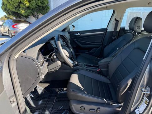 Used 2024 Volkswagen Jetta SE image 16