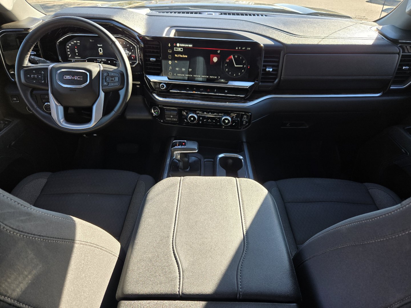 Used 2025 GMC Sierra 1500 Elevation AWD/4WD image 2