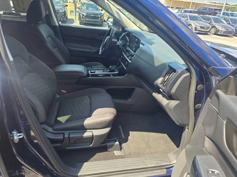 Used 2025 Nissan Pathfinder SV AWD/4WD image 43