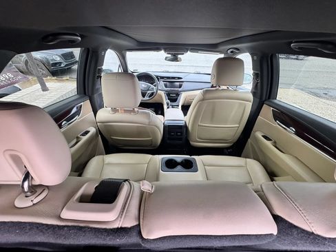 Used 2017 Cadillac XT5 Luxury w/ Driver Awareness Package FWD image 17
