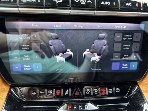 Used 2023 Jeep Grand Wagoneer Series III AWD/4WD image 32