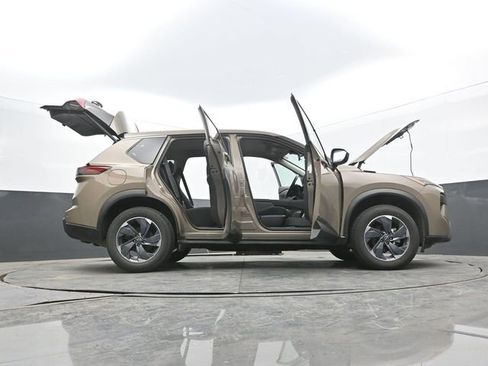 Used 2025 Nissan Rogue SV image 67