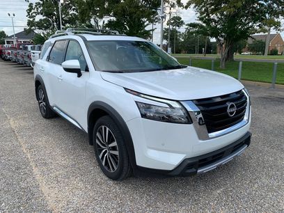 Used 2025 Nissan Pathfinder Platinum w/ Cargo Package