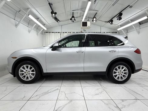 Used 2013 Porsche Cayenne AWD/4WD image 2