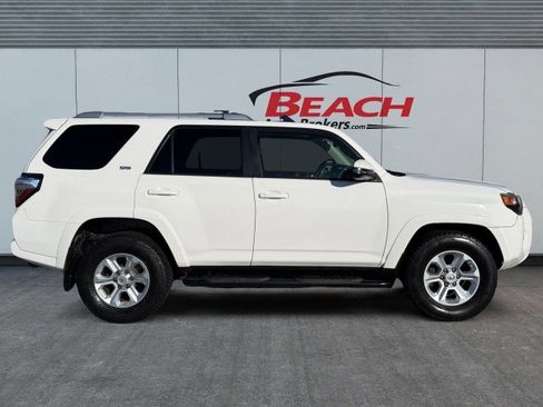 Used 2017 Toyota 4Runner SR5 Premium image 9