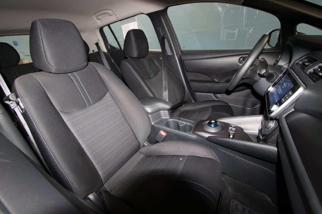 Used 2025 Nissan Leaf S FWD image 20