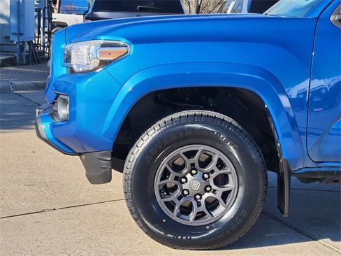 Used 2017 Toyota Tacoma SR5 image 5