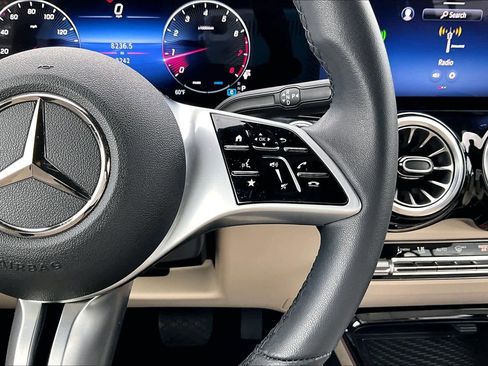 Certified 2025 Mercedes-Benz GLB 250 image 24