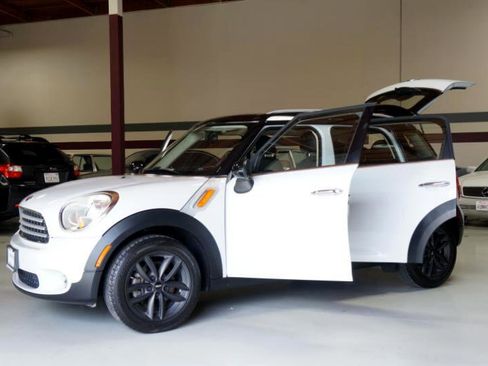 Used 2014 MINI Cooper Countryman image 9