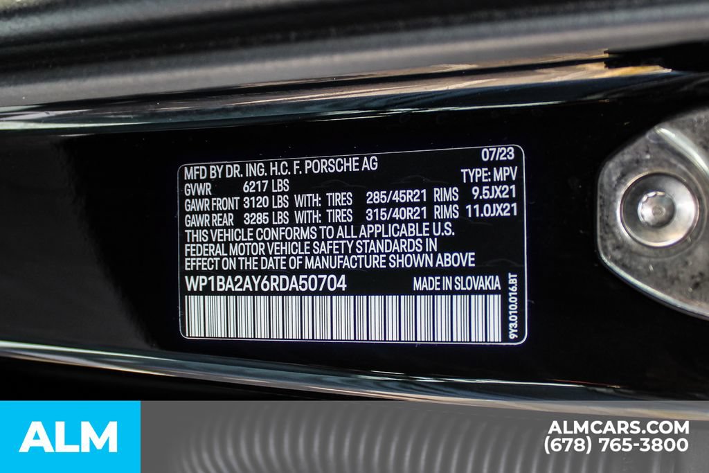 Used 2024 Porsche Cayenne Coupe AWD/4WD image 38