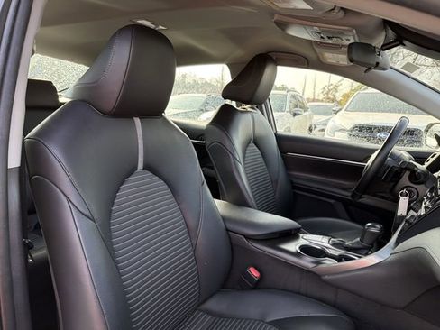 Used 2022 Toyota Camry SE w/ Carpet Mat Package (TMS) image 16