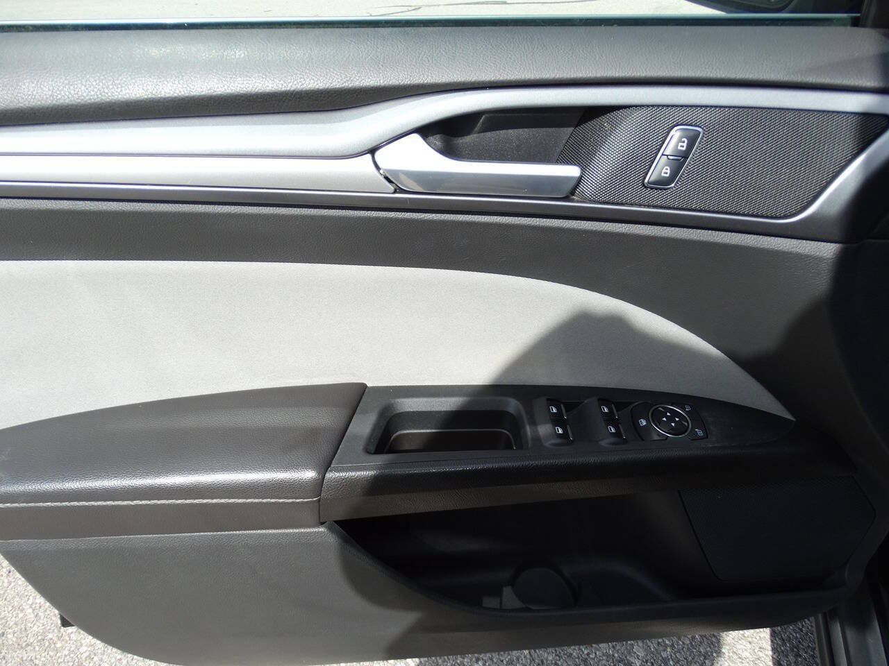 Used 2015 Ford Fusion S FWD image 11