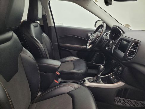 Used 2020 Jeep Compass Latitude FWD image 21