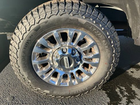 Used 2022 Ford F250 Lariat w/ Chrome Package image 8