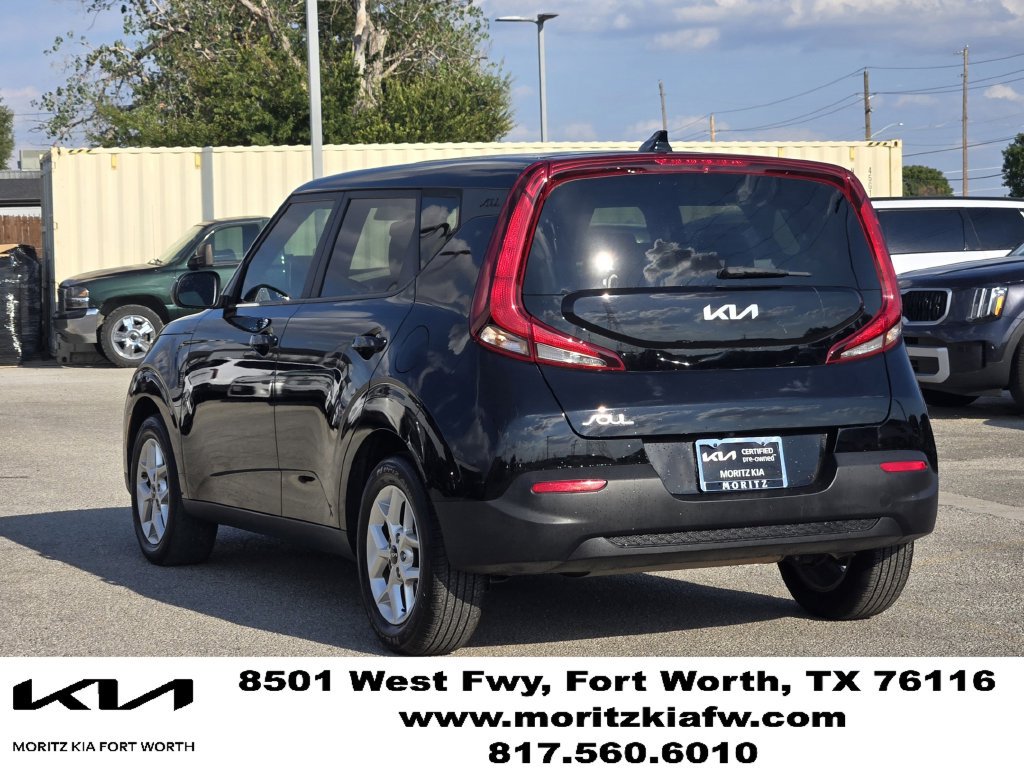 Certified 2022 Kia Soul LX w/ Technology Package FWD image 4