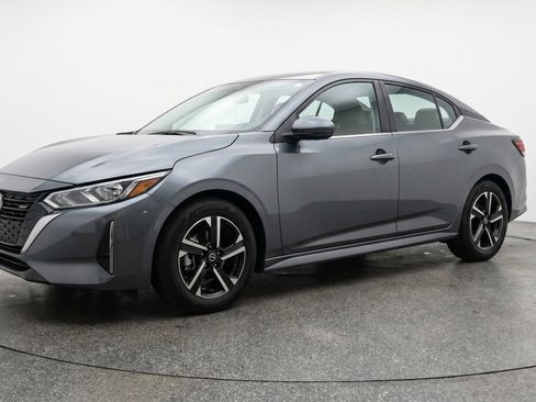 Used 2025 Nissan Sentra SV FWD image 3