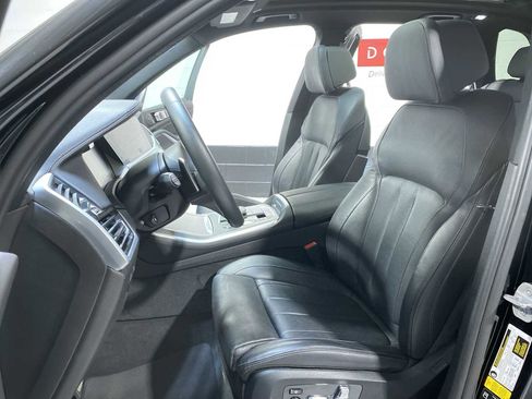 Used 2020 BMW X5 M50i image 11