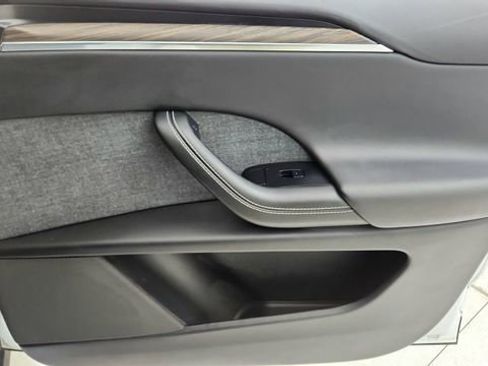Used 2023 Tesla Model X image 22