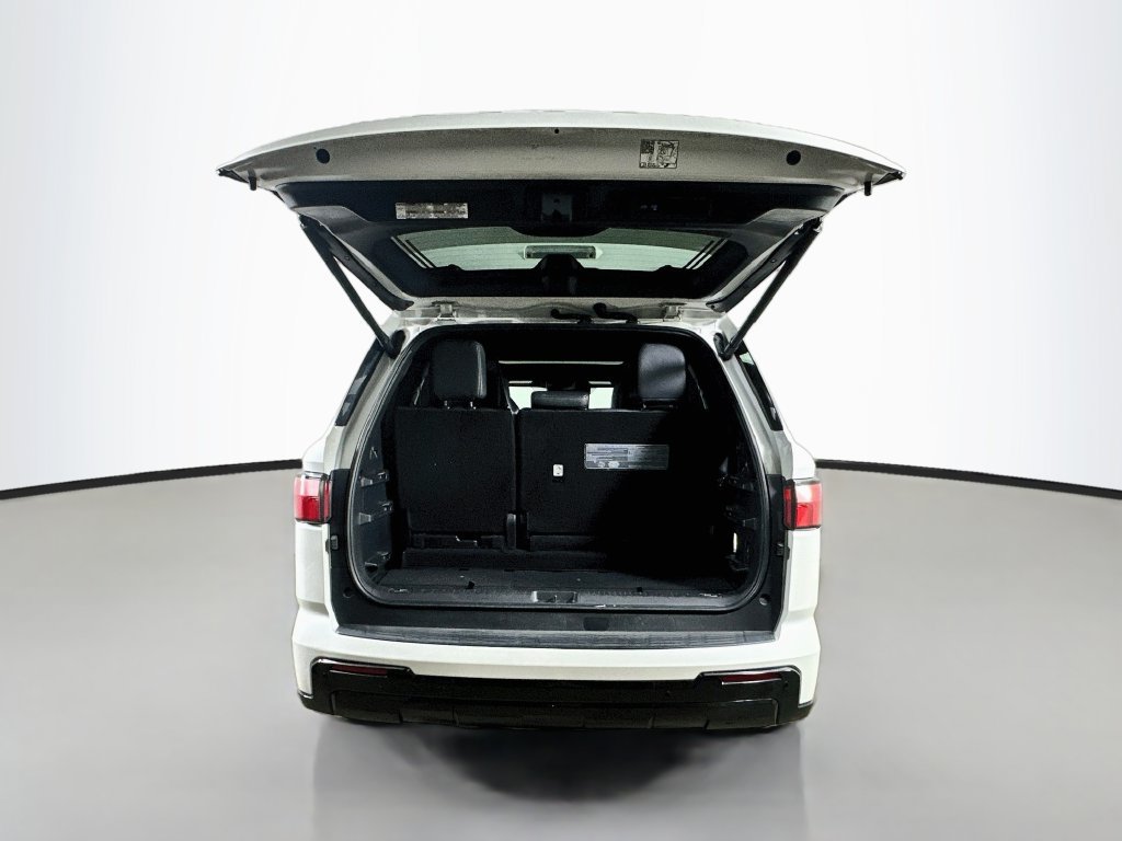 Used 2023 Toyota Sequoia Platinum RWD image 40