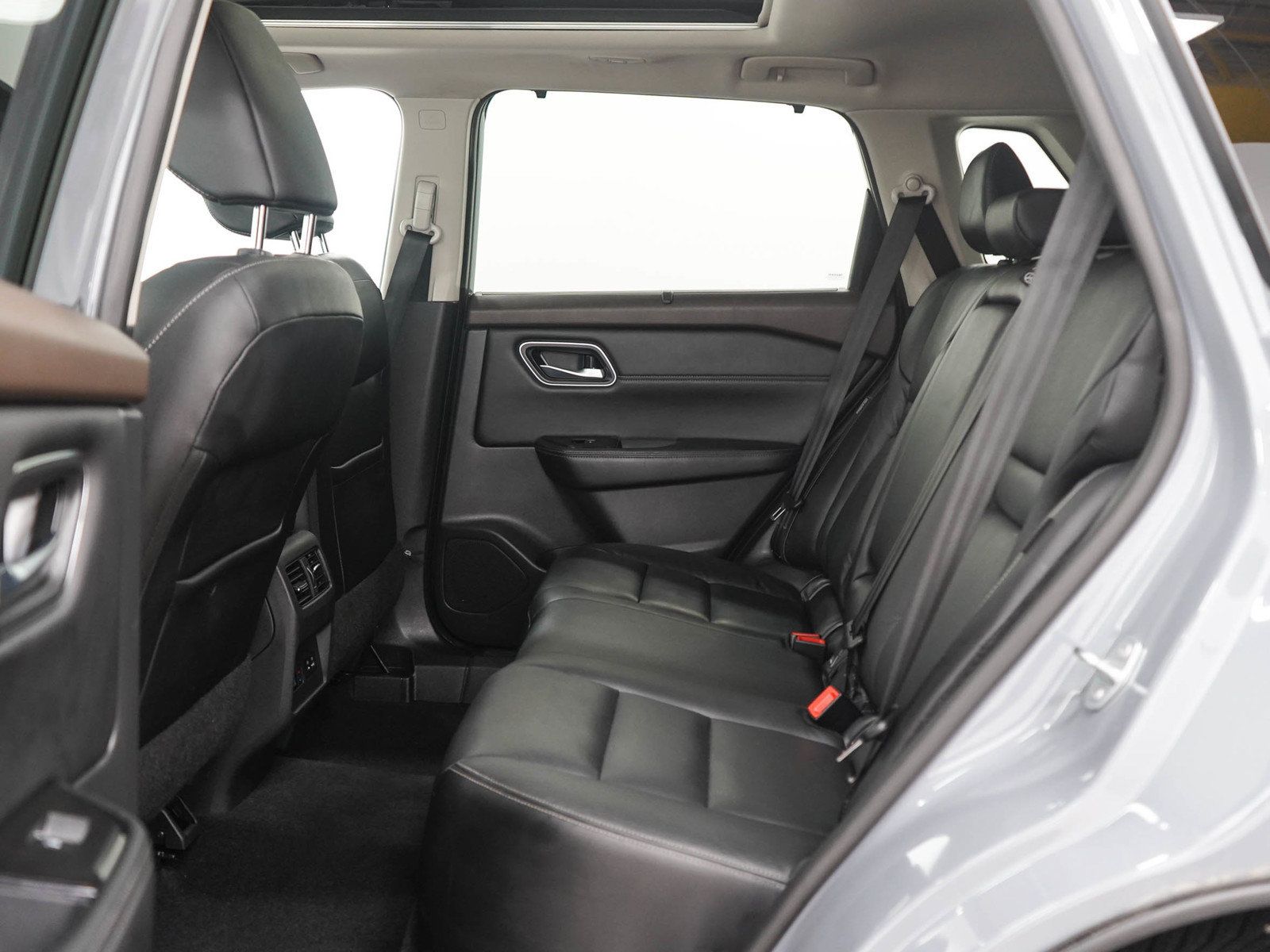 Used 2021 Nissan Rogue SL w/ Premium Package AWD/4WD image 19