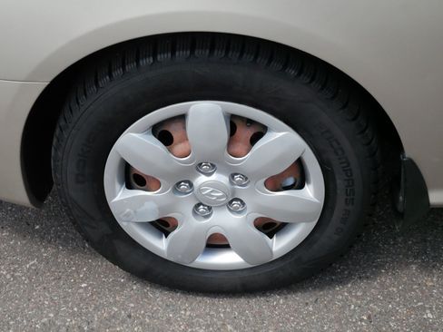 Used 2009 Hyundai Elantra GLS FWD image 15