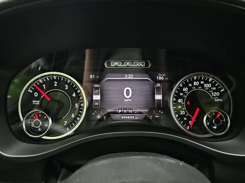 Used 2021 RAM 1500 Laramie AWD/4WD image 11