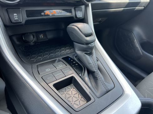 Used 2024 Toyota RAV4 XLE FWD image 26