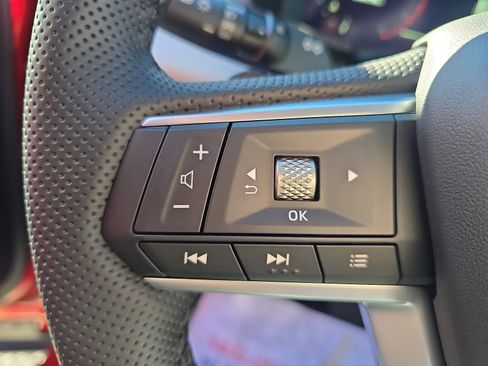 New 2025 Mitsubishi Outlander SE image 17