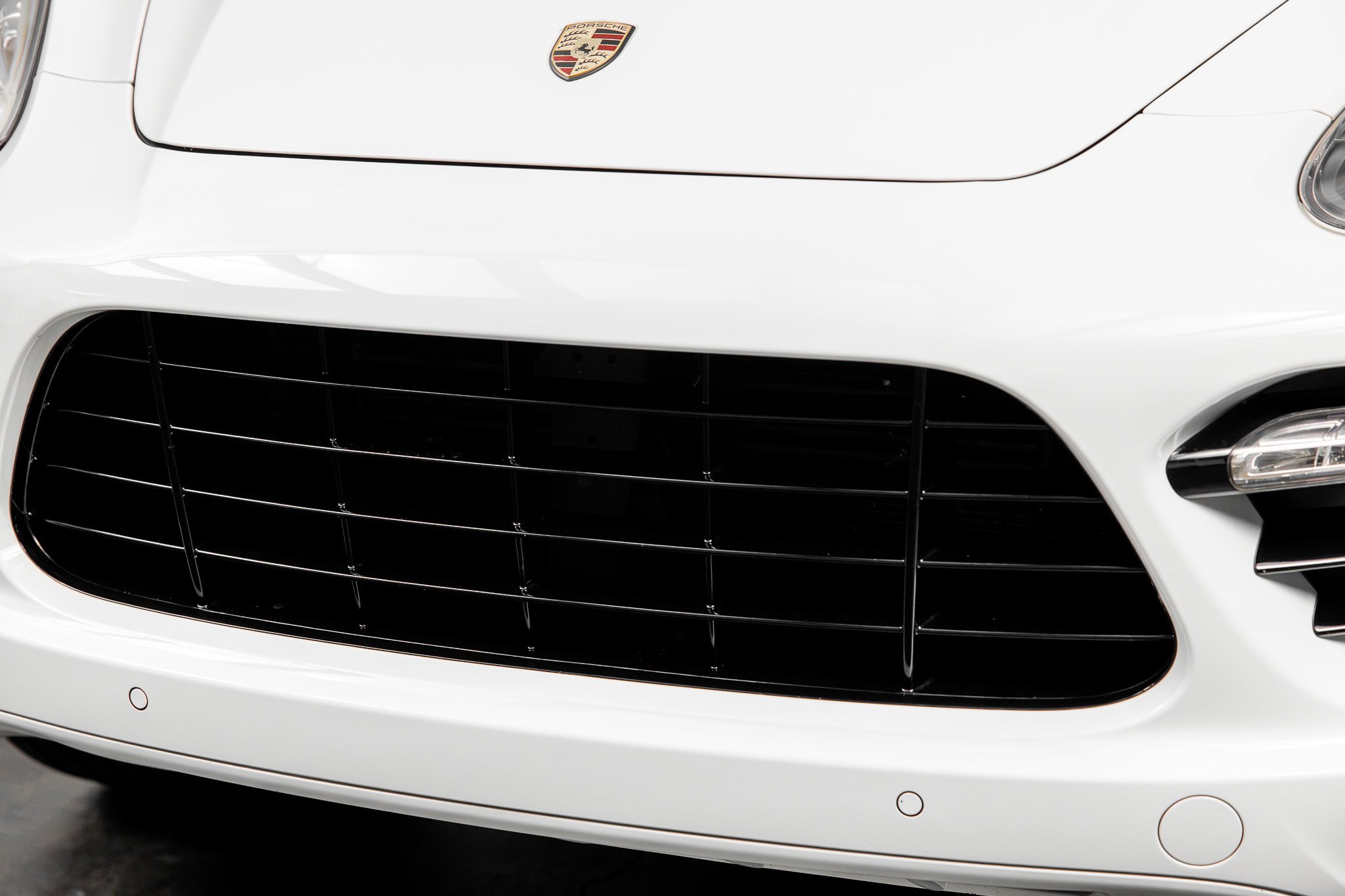Used 2014 Porsche Cayenne Turbo S AWD/4WD image 4