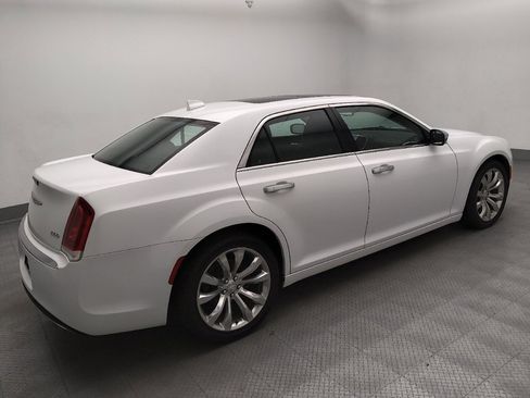 Used 2020 Chrysler 300 Limited RWD image 10