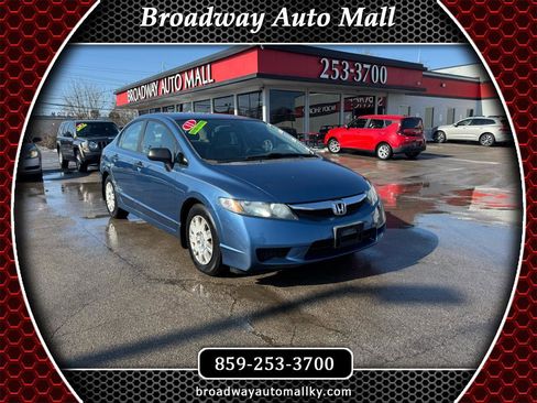 Used 2011 Honda Civic DX-VP image 1
