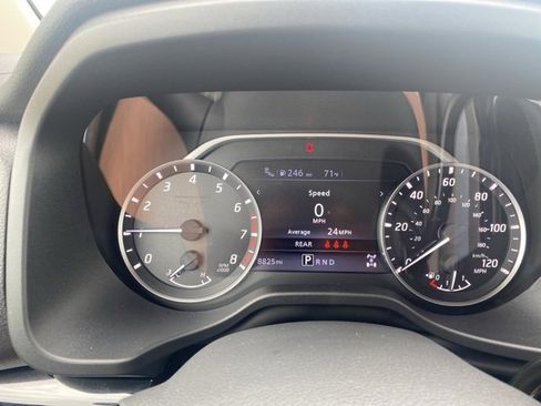 Used 2024 Nissan Titan SV w/ SV Convenience Package image 20