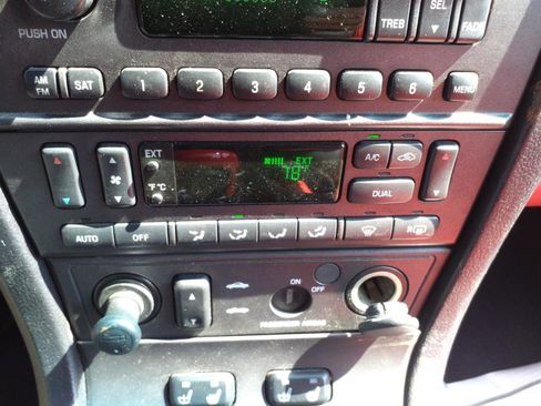 Used 2004 Ford Thunderbird Deluxe image 11