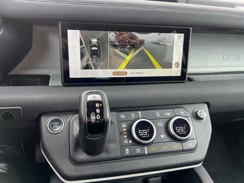 Used 2020 Land Rover Defender 110 SE image 19