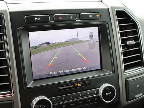 Used 2020 Ford Expedition XLT RWD image 16