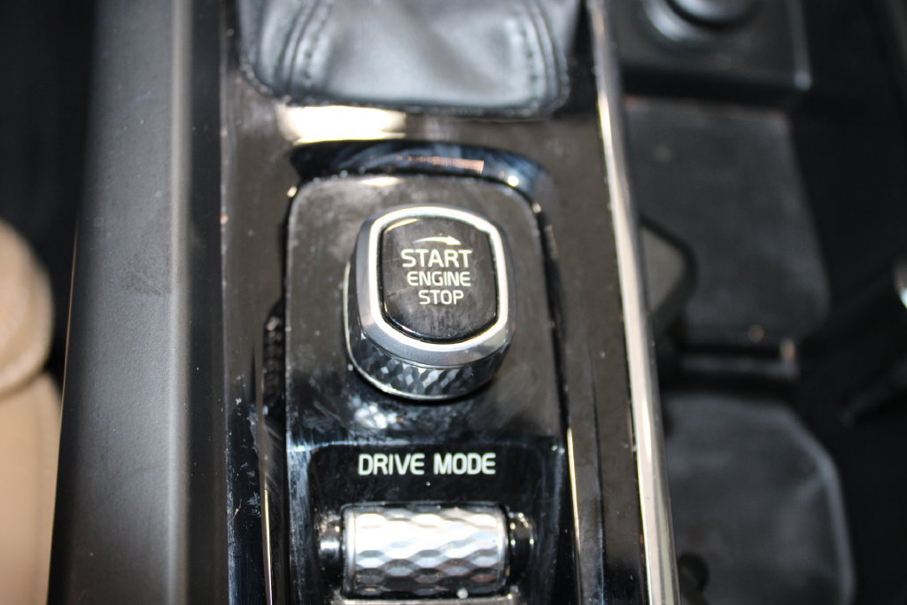 Used 2020 Volvo XC60 T6 Inscription AWD/4WD image 41